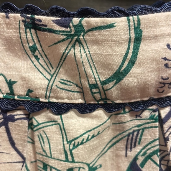 TULIP B bicycle skirt- side, zip and button with pockets and lining- size small - Picture 2 of 6